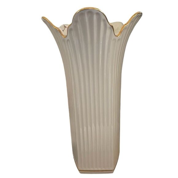 LENOX MERIDIAN CHINA FLUTED VASE - Picture 1 of 6